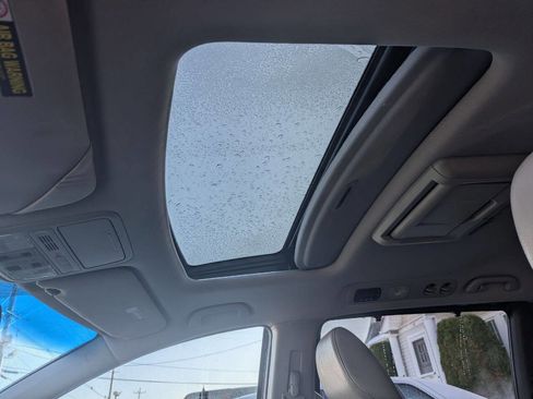 Used 2011 Honda Odyssey Touring Elite image 35