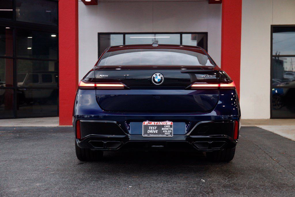 Used 2023 BMW 760i xDrive AWD/4WD image 10