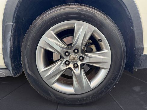 Used 2015 Toyota Highlander Limited image 14