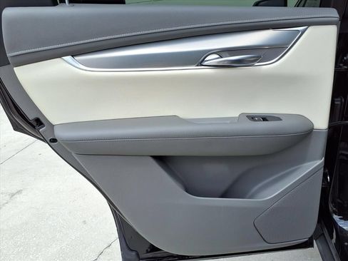 Used 2022 Cadillac XT5 Premium Luxury FWD image 17