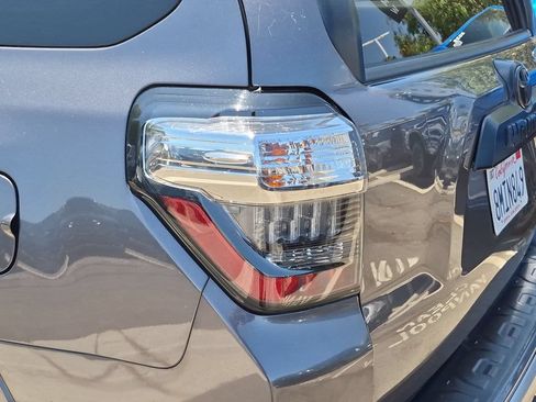 Used 2019 Toyota 4Runner TRD Off-Road Premium AWD/4WD image 27