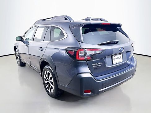 Used 2023 Subaru Outback Premium image 5