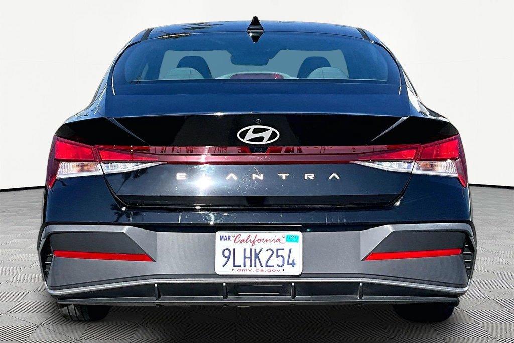 Certified 2024 Hyundai Elantra SEL FWD image 4