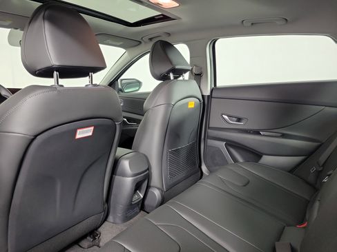 New 2025 Hyundai Elantra Limited image 33