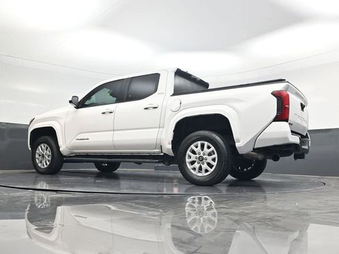Used 2024 Toyota Tacoma SR5 AWD/4WD image 52