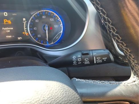 Used 2019 Chrysler Pacifica Touring-L Plus w/ Advanced Safetytec Group image 20