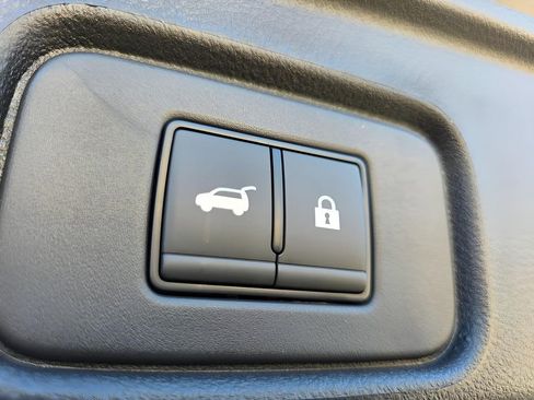 New 2026 Nissan Pathfinder SL image 8