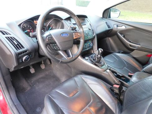 Used 2015 Ford Focus SE w/ Equipment Group 201A image 12