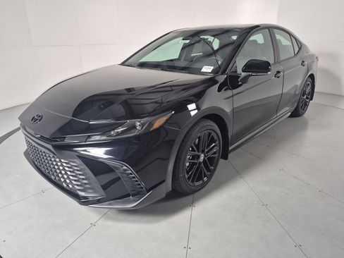 New 2026 Toyota Camry SE image 1