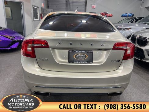 Used 2018 Volvo S60 T5 Inscription image 5
