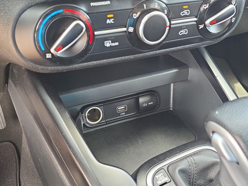 Certified 2021 Kia Soul LX FWD image 25