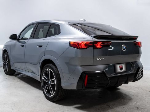 Used 2025 BMW X2 xDrive28i AWD/4WD image 3