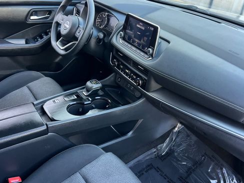 Used 2024 Nissan Rogue SV FWD image 19
