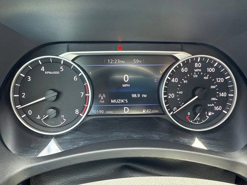Used 2025 Nissan Sentra SR FWD image 29
