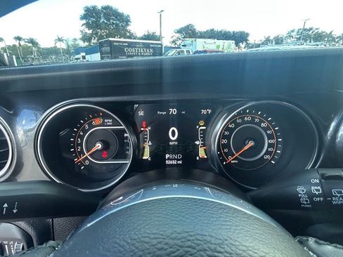 Used 2021 Jeep Wrangler Unlimited Sahara image 38