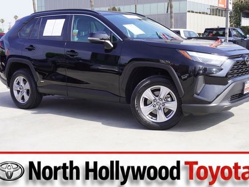 Certified 2025 Toyota RAV4 XLE AWD/4WD image 1