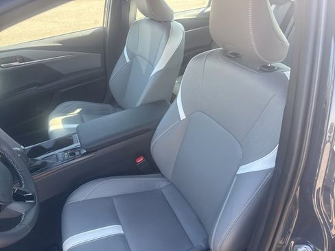 Used 2025 Toyota Camry SE image 21