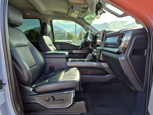 Used 2024 Ford F250 Lariat w/ Sport Appearance Package AWD/4WD image 31