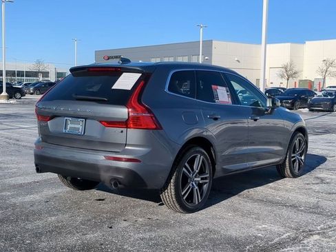 Used 2021 Volvo XC60 T5 Momentum w/ Protection Package image 5