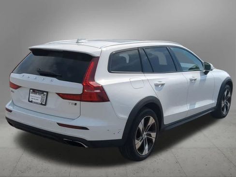 Used 2020 Volvo V60 T5 Cross Country AWD/4WD image 6