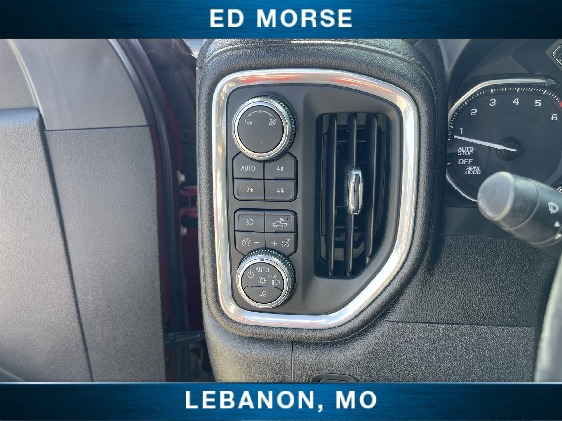 Used 2019 GMC Sierra 1500 SLT w/ SLT Premium Package AWD/4WD image 17