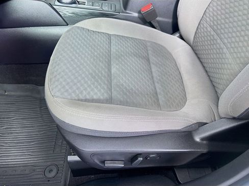 Used 2022 Ford Escape SE w/ SE Sport Appearance Package FWD image 18