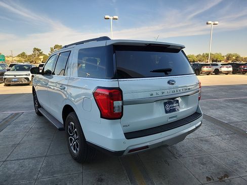 Used 2024 Ford Expedition XLT RWD image 5