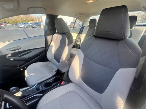 Used 2022 Toyota Corolla LE image 25