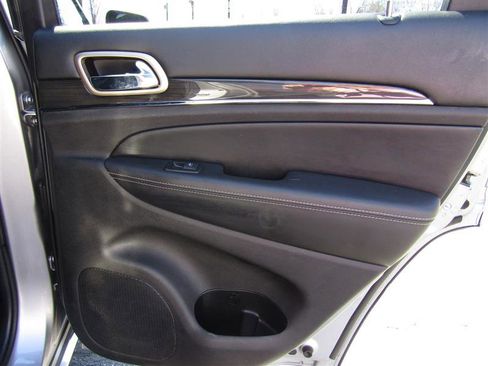 Used 2015 Jeep Grand Cherokee Overland image 40