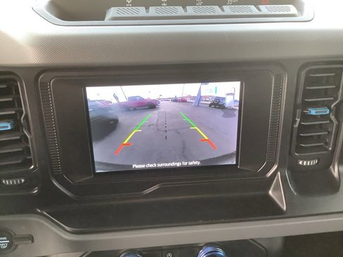 Used 2022 Ford Bronco Black Diamond w/ Sasquatch Package image 18