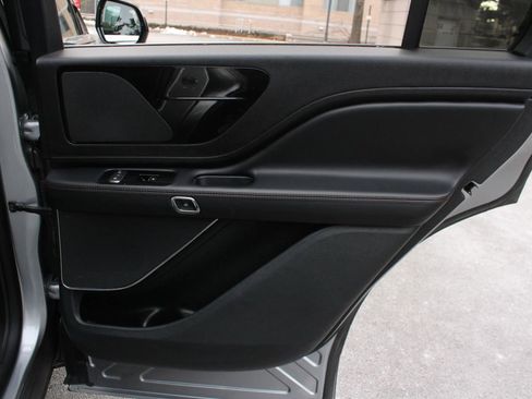 Used 2023 Lincoln Aviator AWD image 21