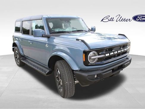 New 2025 Ford Bronco Outer Banks image 2