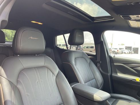 Used 2025 Buick Envista Avenir FWD image 30