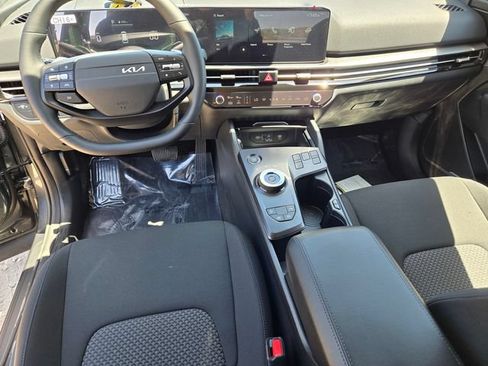 New 2026 Kia Sportage LX FWD image 19