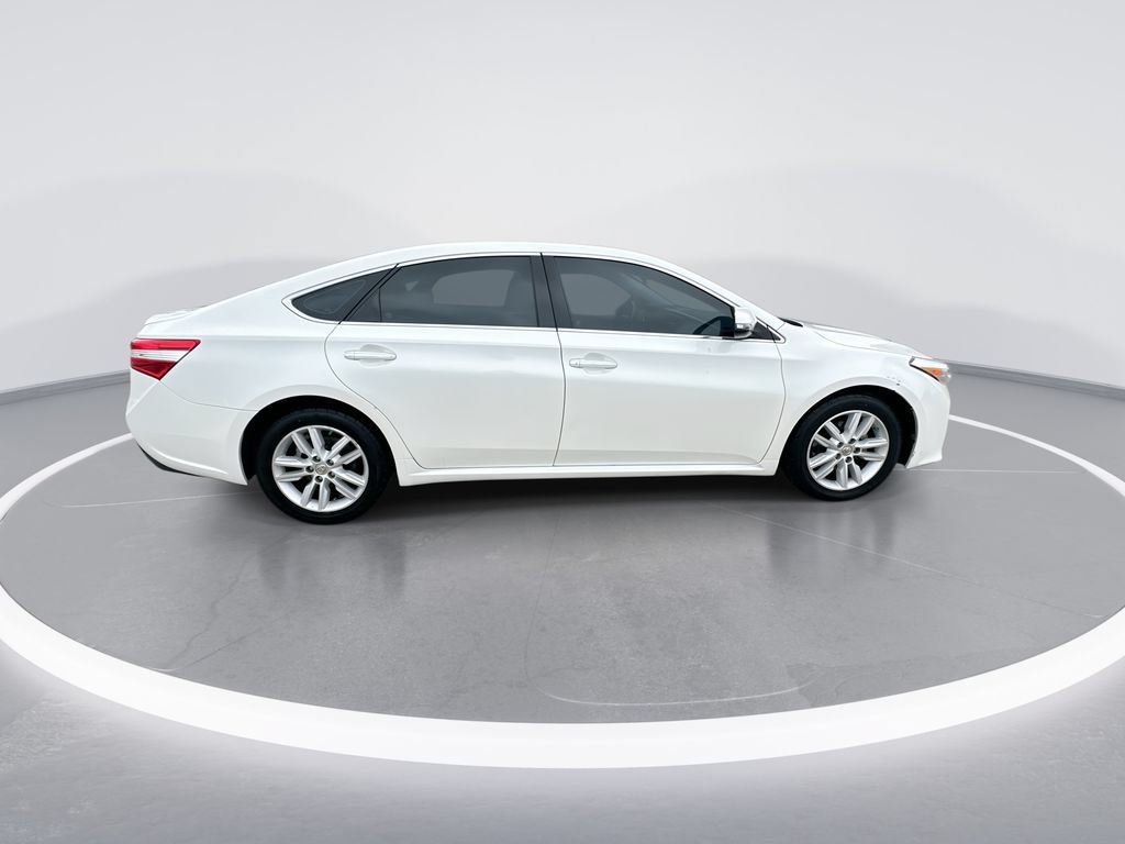 Used 2014 Toyota Avalon XLE FWD image 9