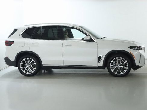Certified 2024 BMW X5 xDrive40i w/ Parking Assistance Package image 11