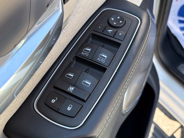 Used 2024 RAM 1500 Limited AWD/4WD image 12