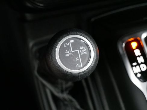 Used 2024 Jeep Wrangler Unlimited Sahara AWD/4WD image 23