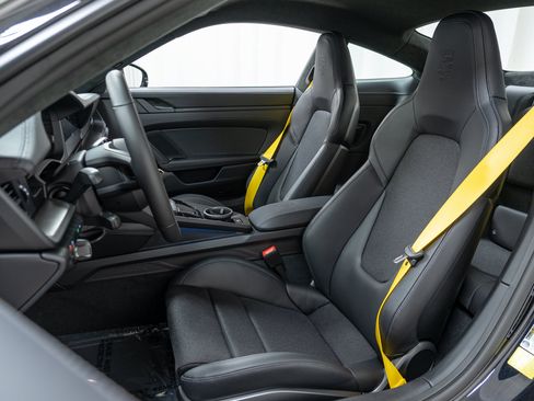 Used 2026 Porsche 911 GT3 RWD image 22
