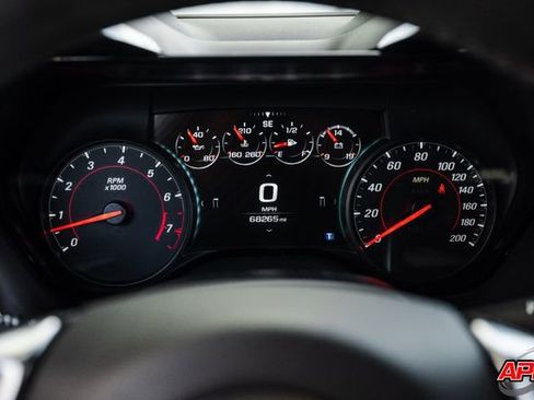 Used 2018 Chevrolet Camaro SS image 9