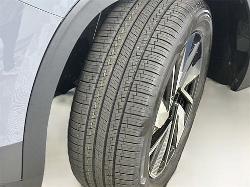 New 2026 Volkswagen Atlas SEL image 25