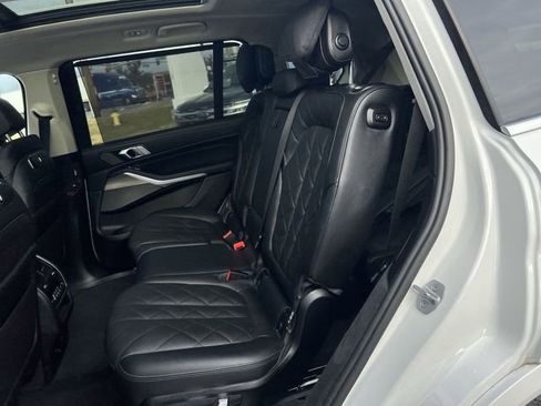 Certified 2024 BMW X7 xDrive40i w/ Premium Package image 22