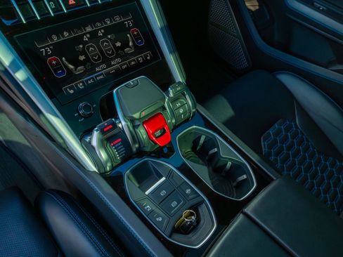 Used 2021 Lamborghini Urus image 71