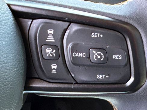 Used 2024 Jeep Wrangler Unlimited w/ Convenience Group AWD/4WD image 19