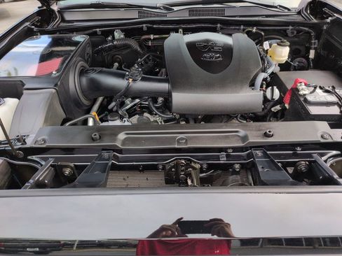 Used 2023 Toyota Tacoma TRD Sport w/ Black Out Package (TMS) image 22