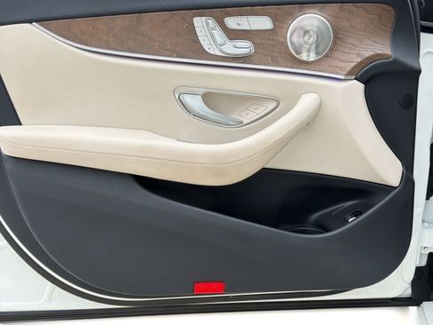 Used 2022 Mercedes-Benz E 350 Sedan image 13