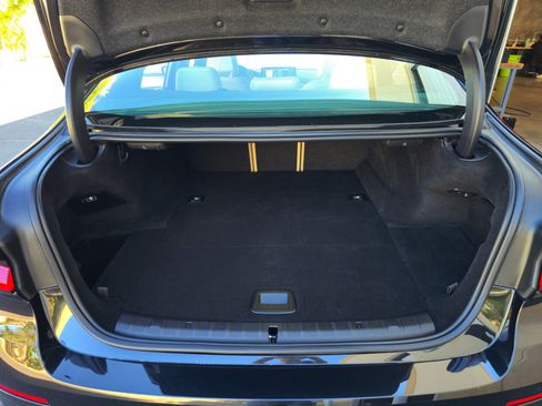 Used 2021 BMW 530e w/ Parking Assistance Package image 38