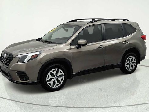 Certified 2023 Subaru Forester Premium AWD/4WD image 4