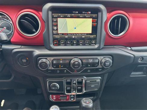 Used 2022 Jeep Gladiator Rubicon w/ Cold Weather Group AWD/4WD image 20