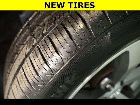 Used 2021 Jeep Cherokee Limited image 6